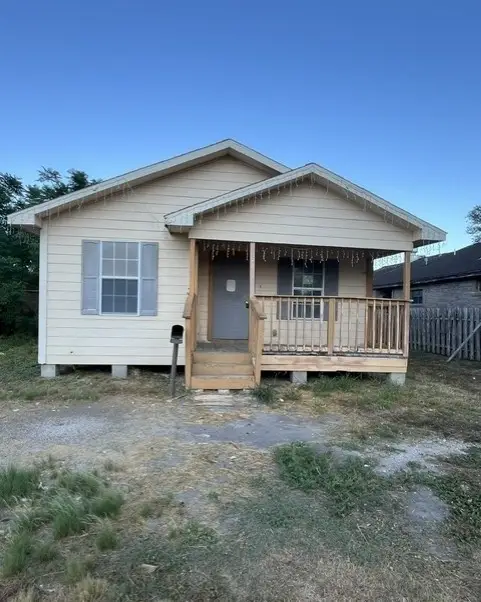 812 N King Street, Alice, TX 78332