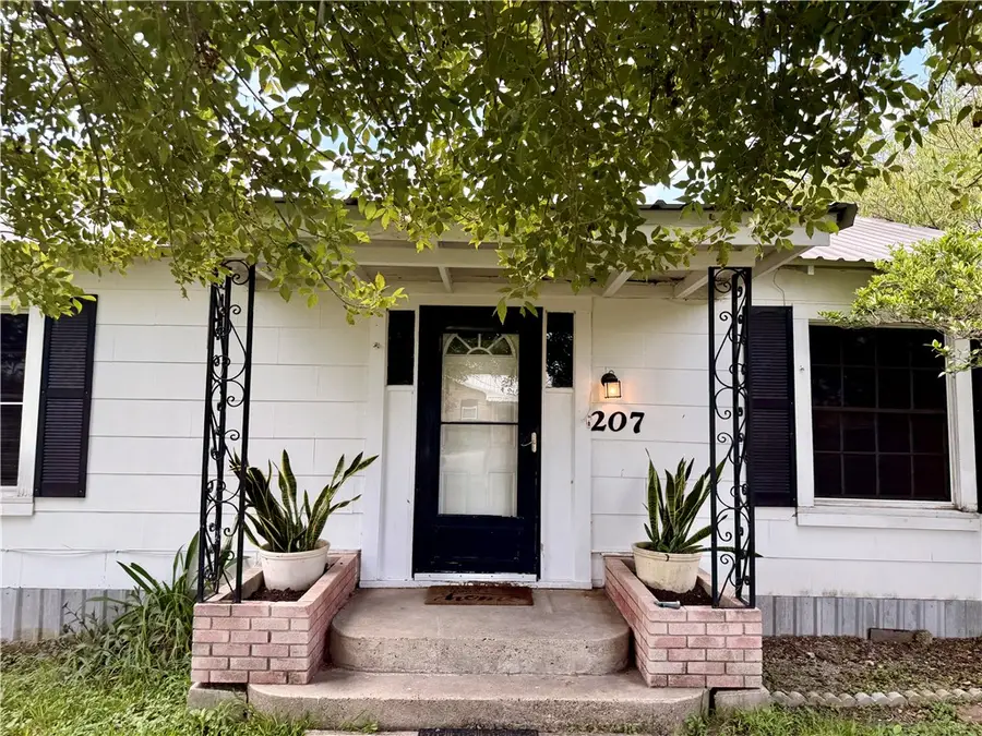 207 W Houston, Refugio, TX 78377 - #2