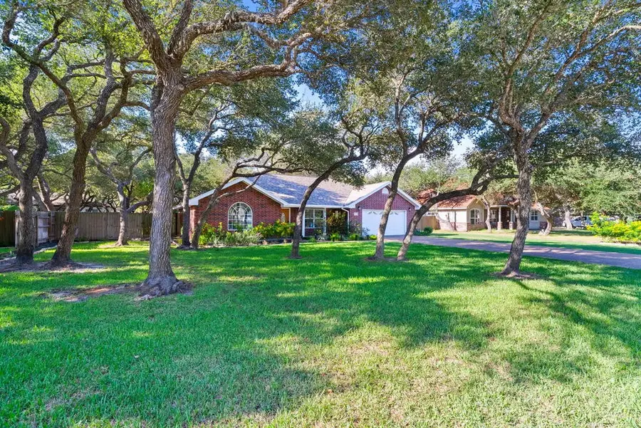 102 North Santa Clara Dr Drive, Rockport, TX 78382 - #2