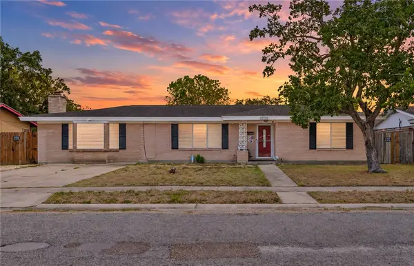 3222 Casa De Palmas Drive, Corpus Christi, TX 78411