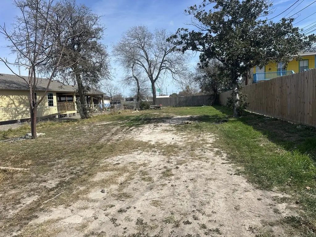 814 18th Street, Corpus Christi, TX 78405 - #1