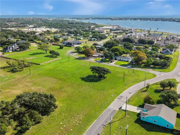1215 Lady Claire Street, Rockport, TX 78382