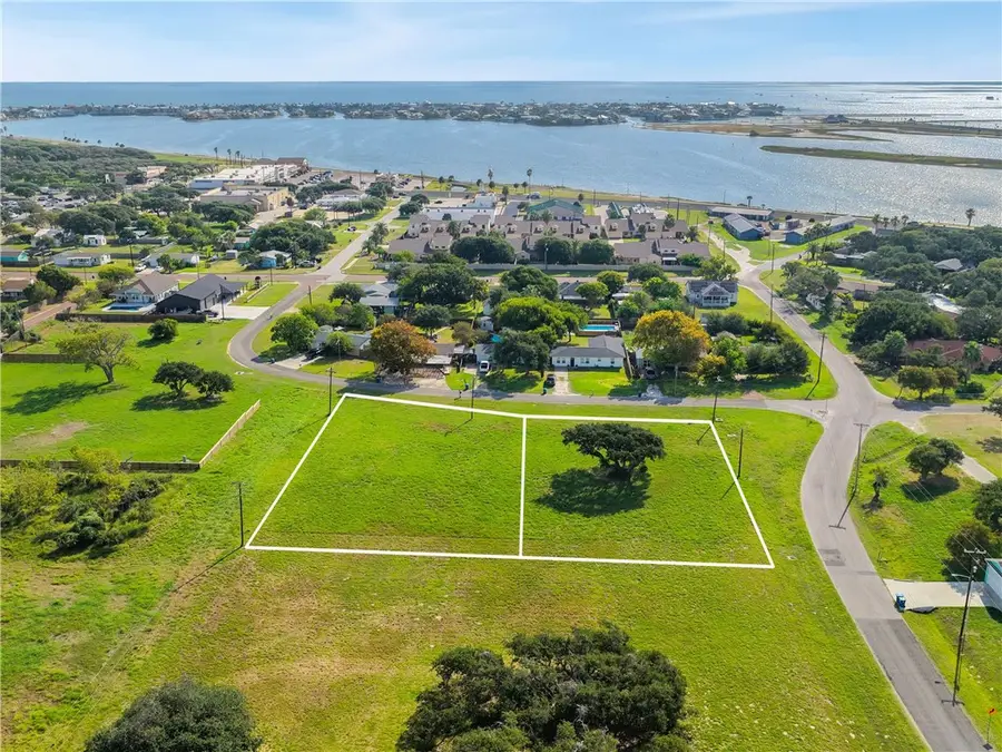 1215 Lady Claire Street, Rockport, TX 78382 - #2
