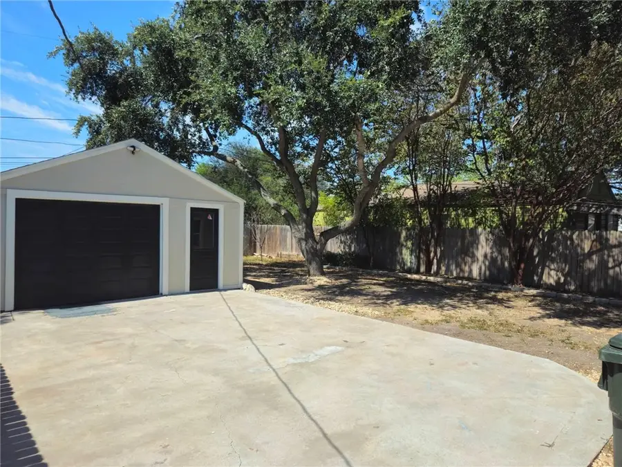 2321 Riggan Street, Corpus Christi, TX 78404 - #3
