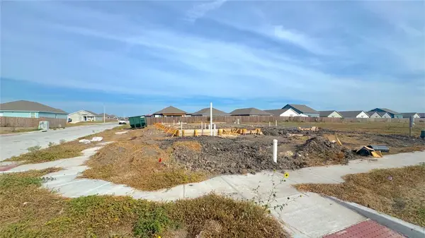 2782 Lady Andrea Drive, Corpus Christi, TX 78415