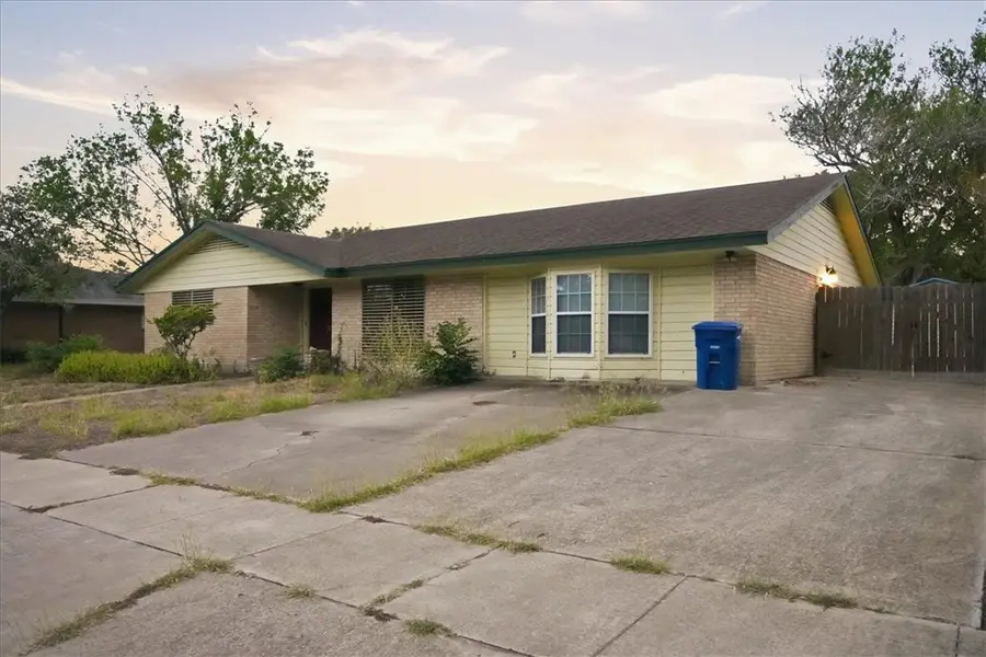 4417 Omalley Drive, Corpus Christi, TX 78413 - #2