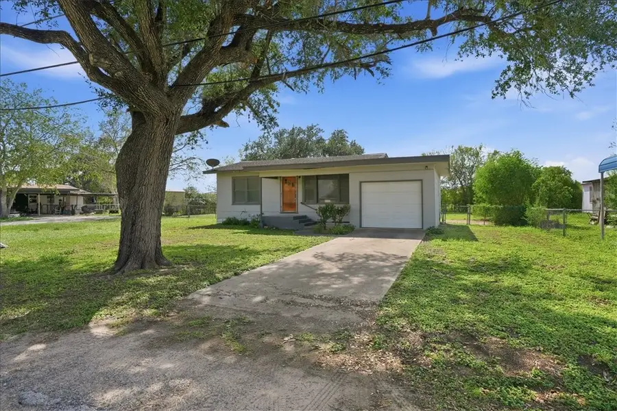 112 Charles Street, George West, TX 78022 - #2