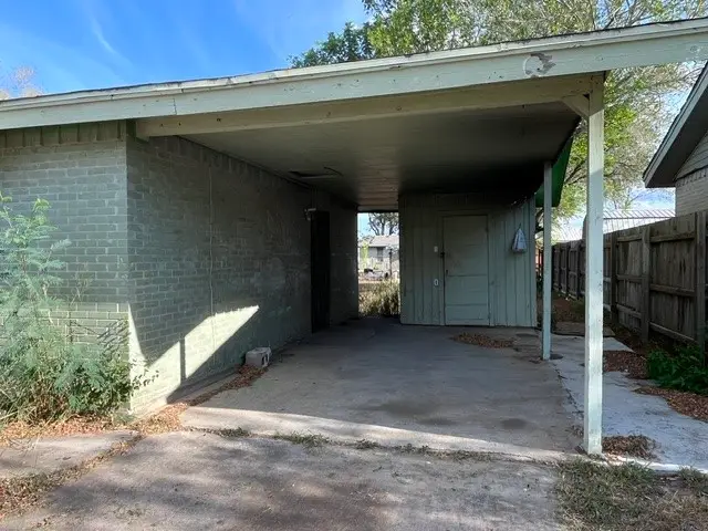 910 S Frans Street, Hebbronville, TX 78361 - #2