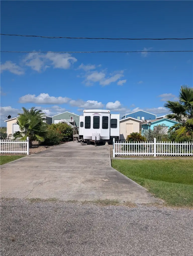 2019 S Doughty Street, Rockport, TX 78382 - #1