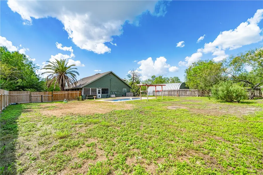 1220 W Johnston Avenue, Kingsville, TX 78363 - #3