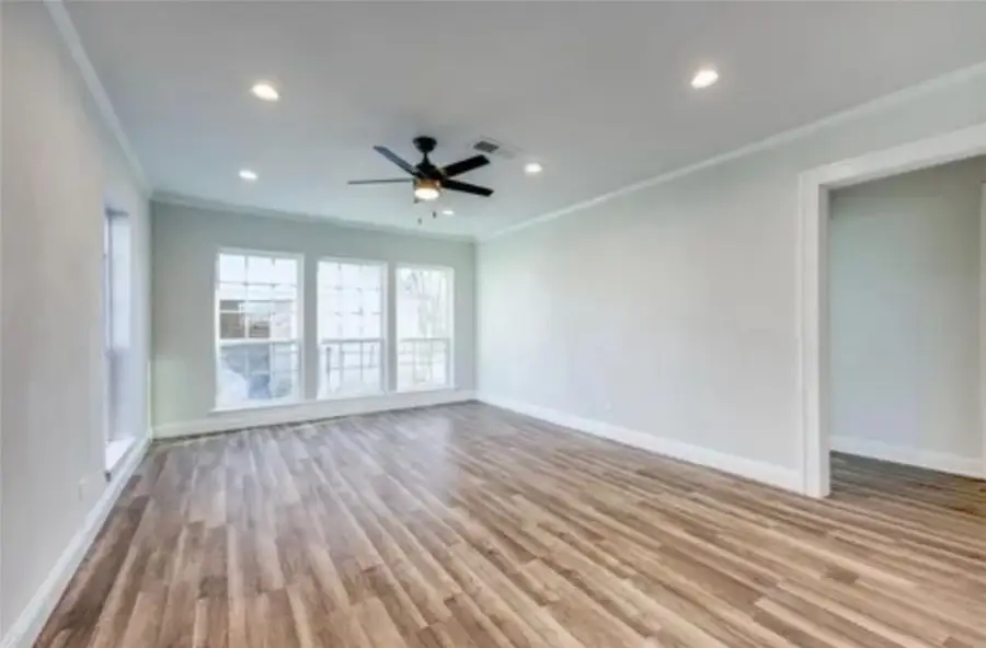 908 W Washington Street, Clarksville, TX 75426 - #3