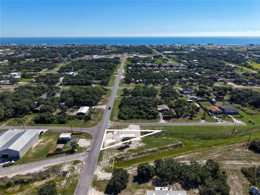 902 S Hood, Rockport, TX 78382 - #2