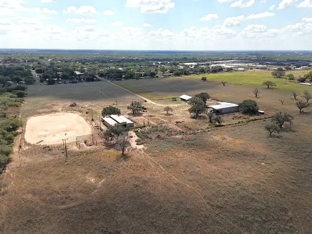 205 Western Street, Pleasanton, TX 78064 - #2