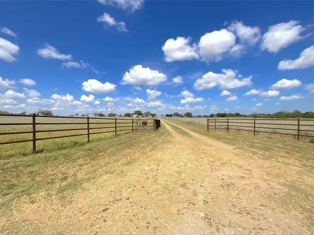 205 Western Street, Pleasanton, TX 78064 - #3