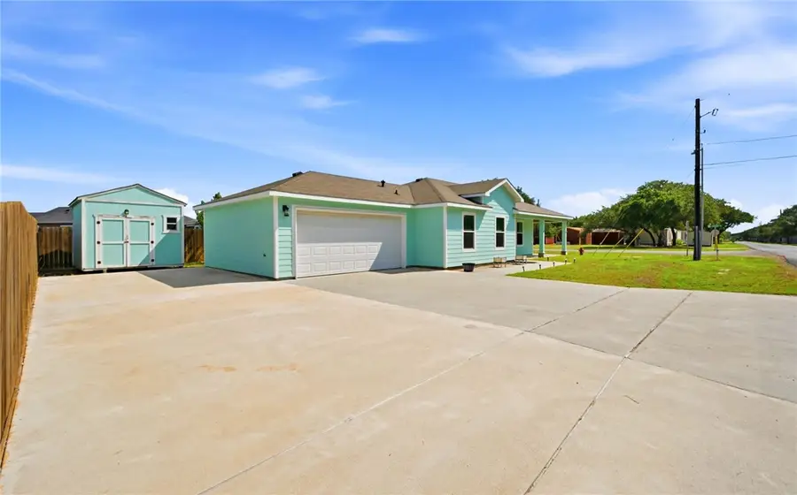 2076 S Saunders Street, Aransas Pass, TX 78336 - #3