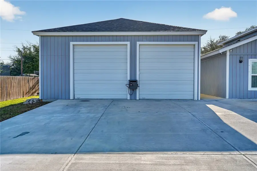 111 Pompano Drive, Rockport, TX 78382 - #3