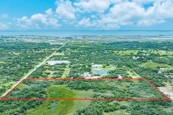1611 16th Street, Rockport, TX 78382