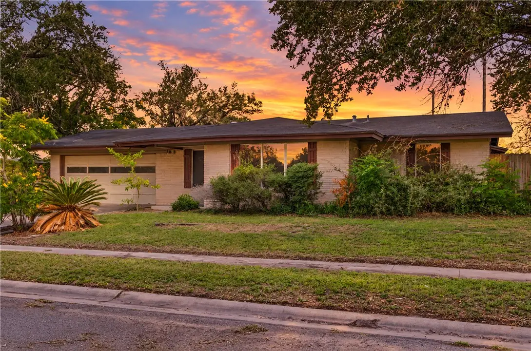 826 Stembridge Street, Sinton, TX 78387 - #1