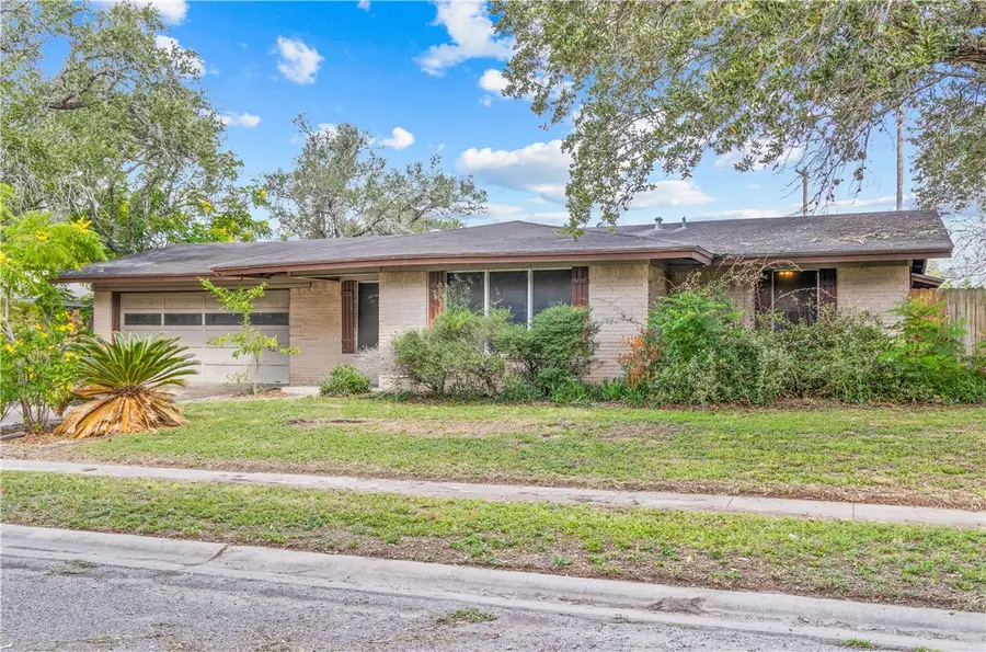 826 Stembridge Street, Sinton, TX 78387 - #2