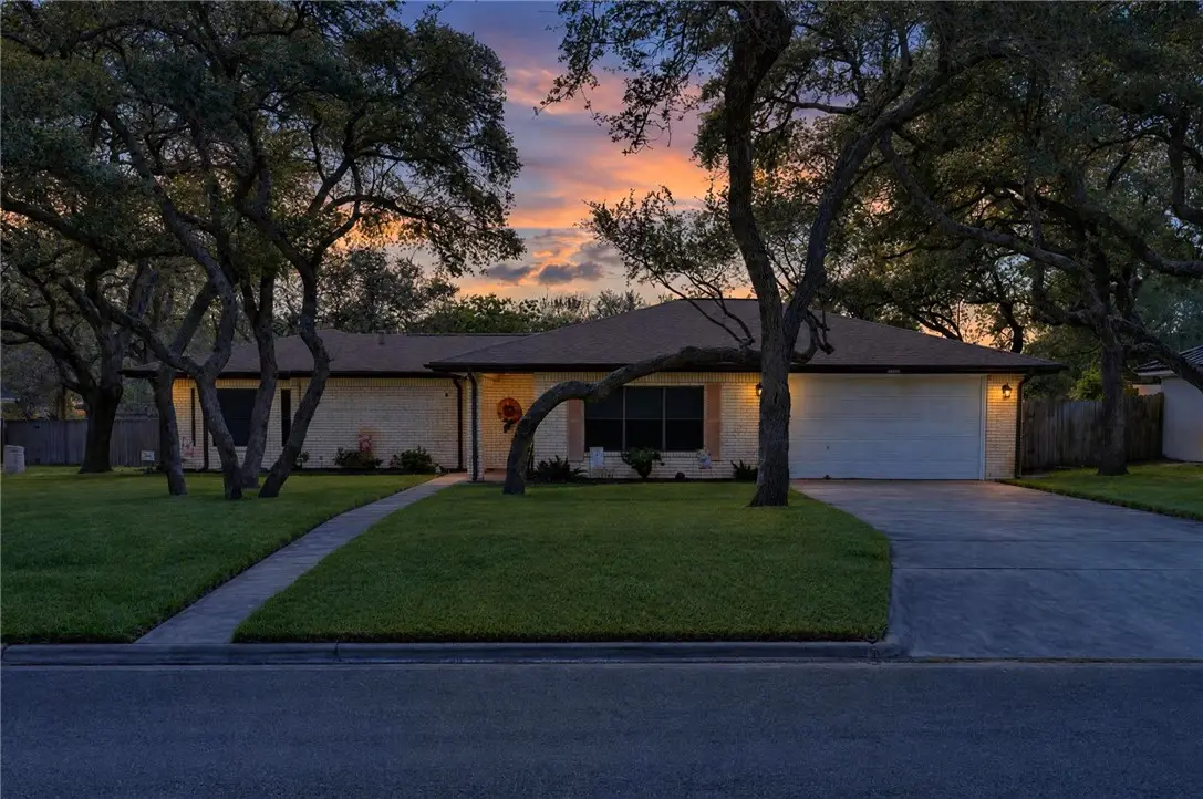 3103 Traylor Boulevard, Rockport, TX 78382 - #1
