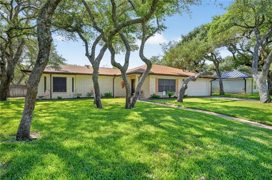 3103 Traylor Boulevard, Rockport, TX 78382 - #2