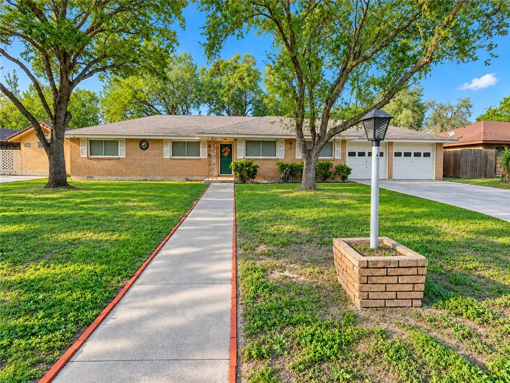 1701 Rose Drive, Alice, TX 78332 - #1