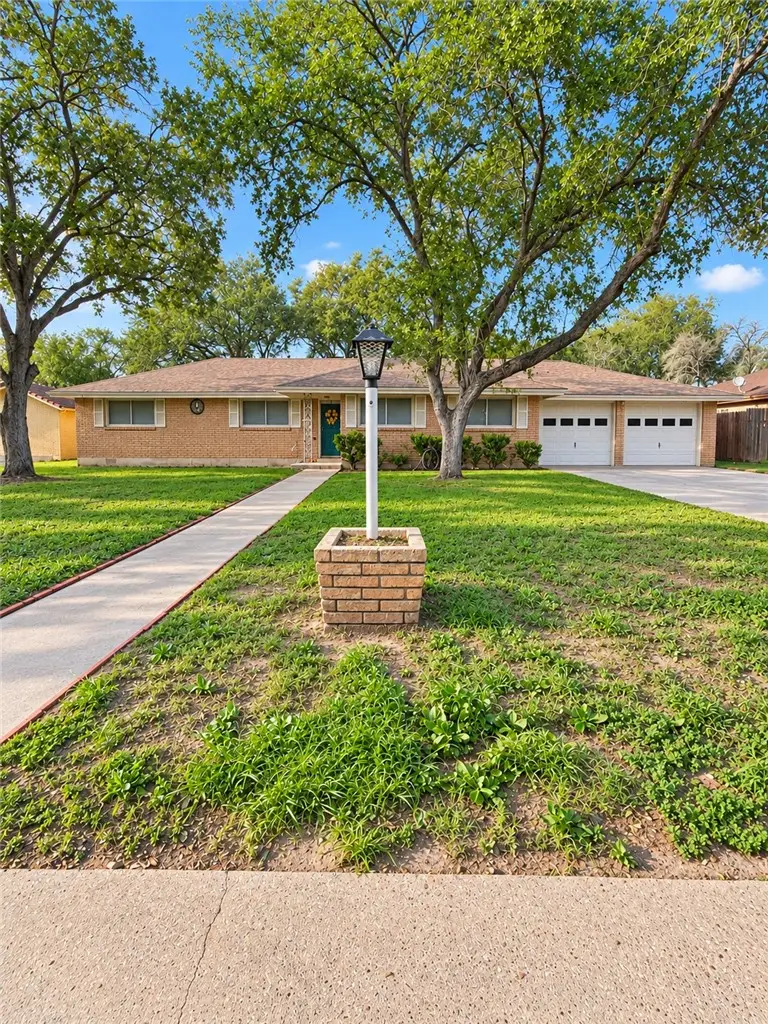 1701 Rose Drive, Alice, TX 78332 - #2