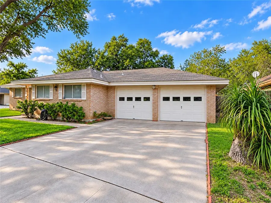 1701 Rose Drive, Alice, TX 78332 - #3