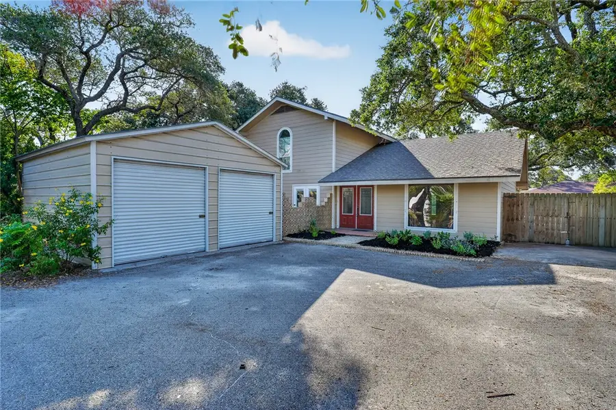 1407 Shadyside Dr, Rockport, TX 78382 - #3