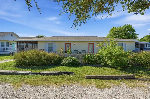 609 W Liberty Street, Rockport, TX 78382