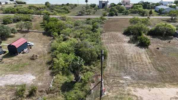 622 2nd Street, Bayside, TX 78340