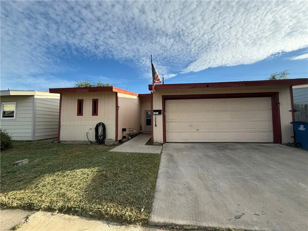 32 S Commonsway Drive, Portland, TX 78374 - #1