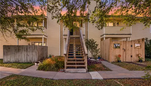 1011 Ennis Joslin #124, Corpus Christi, TX 78412