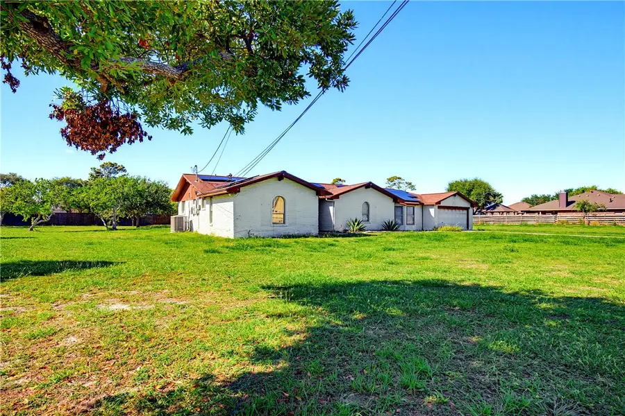 2122 Sentinel Drive, Corpus Christi, TX 78418 - #2