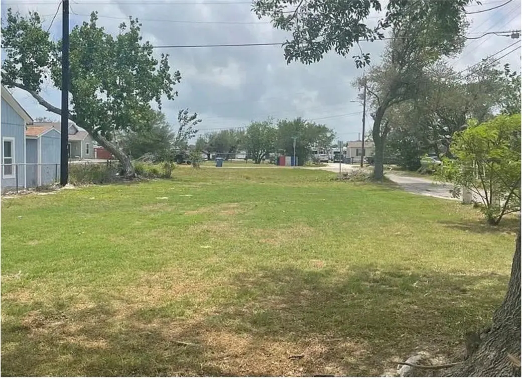 101 101 E Cornwall Street, Rockport, TX 78381 - #1
