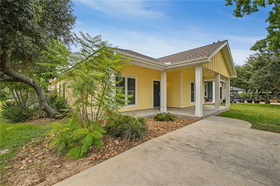 447 S Fuqua Street, Rockport, TX 78383 - #3