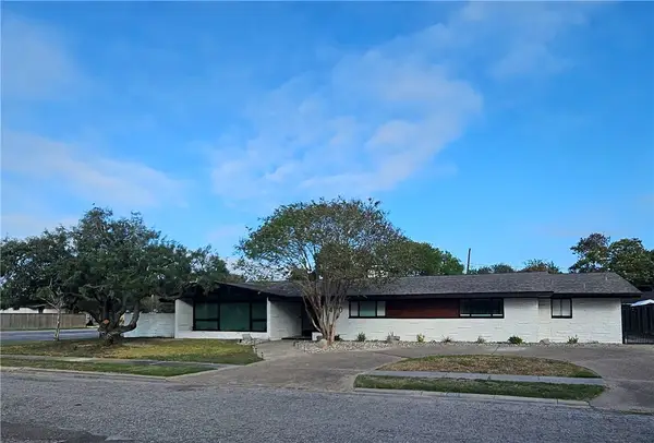 450 Bermuda Place, Corpus Christi, TX 78411