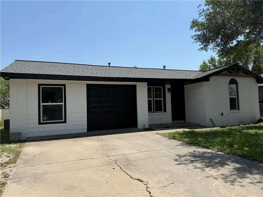 1801 Tina Street, Alice, TX 78332 - #2
