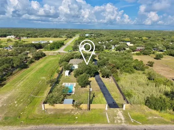 1731 Sammy Henderson Street, Rockport, TX 78382