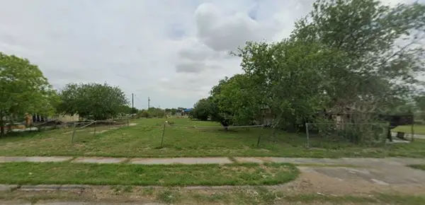 9142 Caroline, Corpus Christi, TX 78409