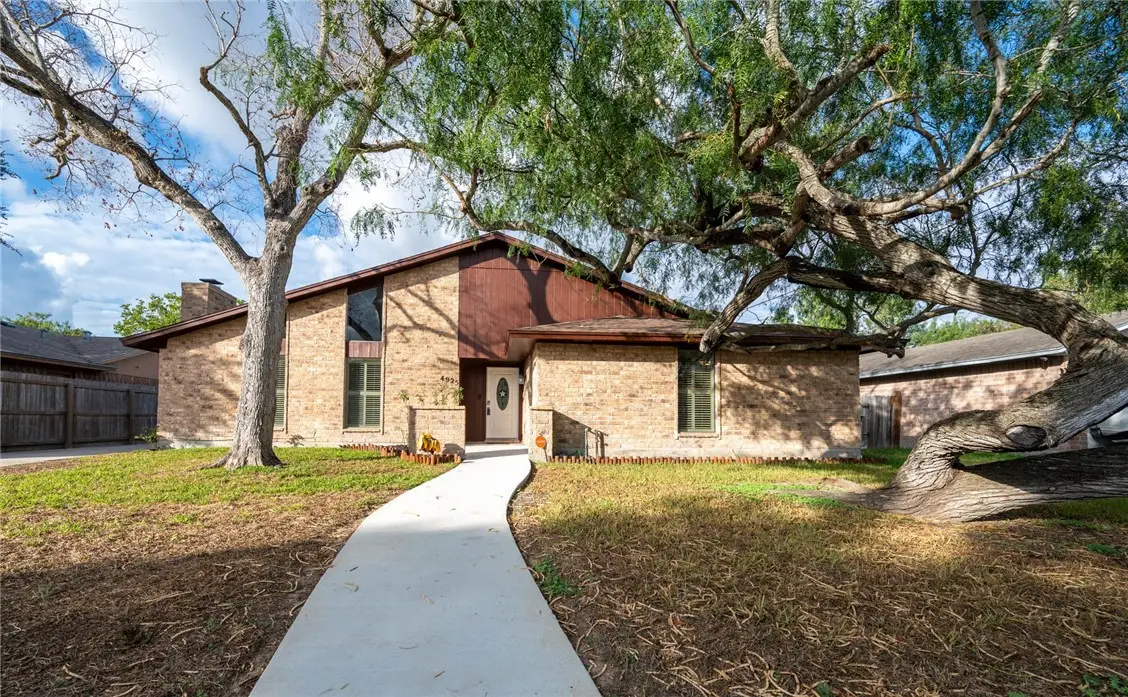 4925 Shadowbend Drive, Corpus Christi, TX 78413 - #1