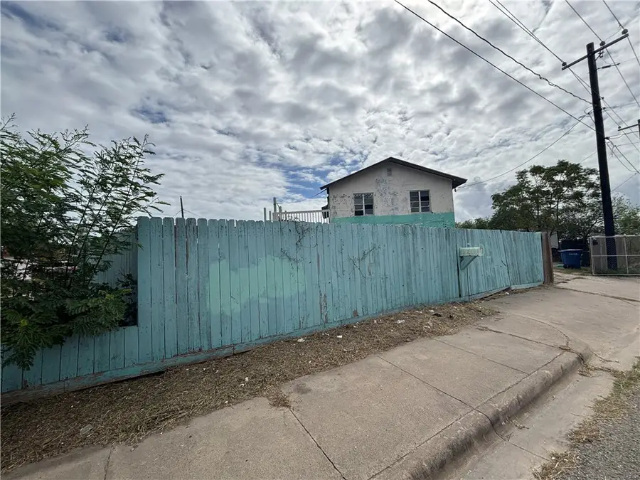 3001 Highland Avenue, Corpus Christi, TX 78405 - #3