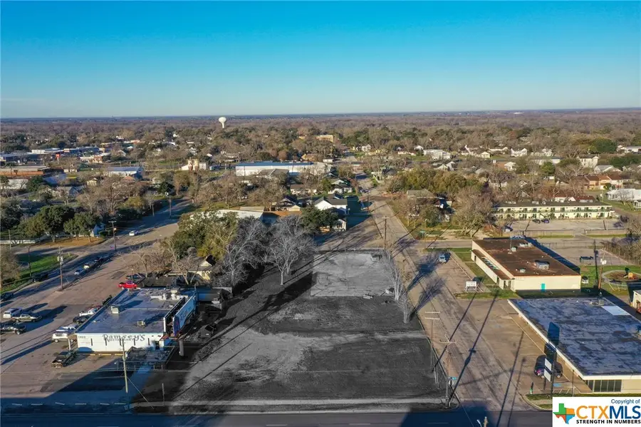 1407 N Navarr0, Victoria, TX 77904 - Image #3