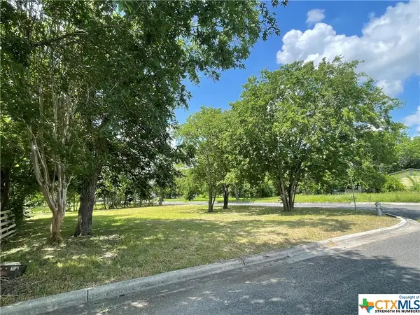 557 Silva Street, Seguin, TX 78155