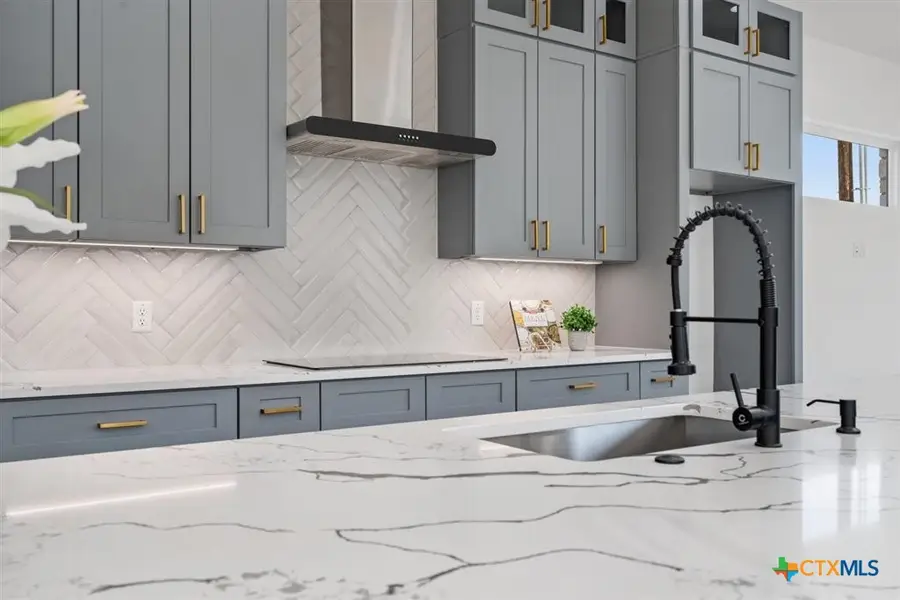 501 E Burton Street, Manor, TX 78653 - Image #2