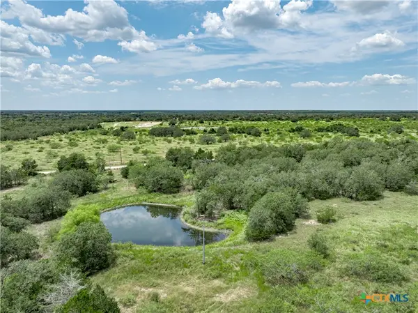 1345 Davis Road, Flatonia, TX 78949