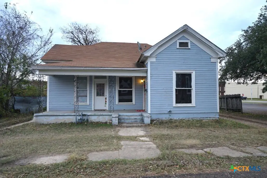 107 S Crockett, Cameron, TX 76520 - #1