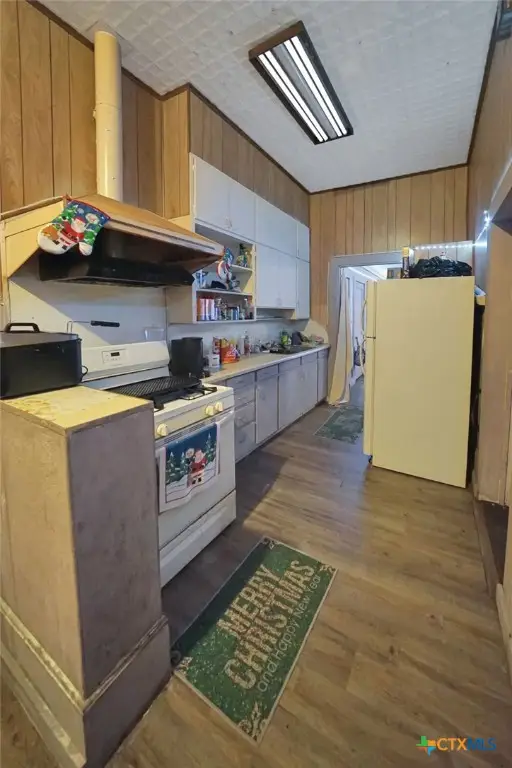 107 S Crockett, Cameron, TX 76520 - #3