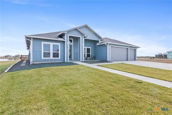 13 Westpointe Drive, Rockport, TX 78382