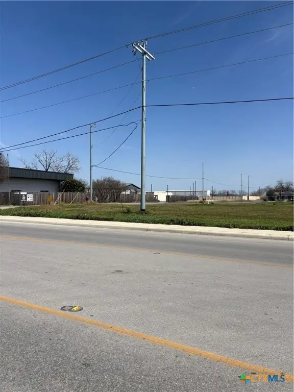 1900 N Austin Street, Seguin, TX 78155